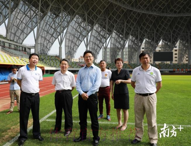 首支沙滩足球国家希望队签约仪式在梅州市五华县举行